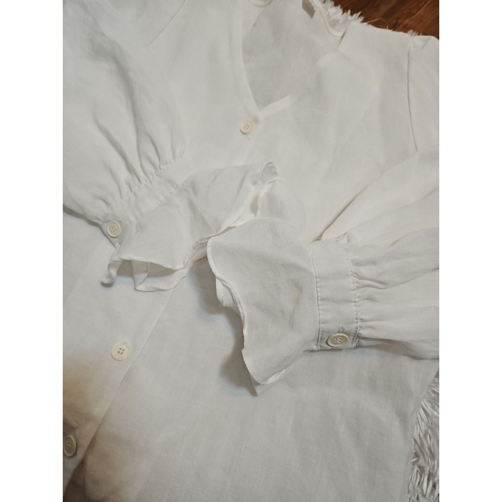 T.W2 White V-Neck Button Down Blouse Long Sleeve Ruffle Cuff Top Womens M - Picture 5 of 7